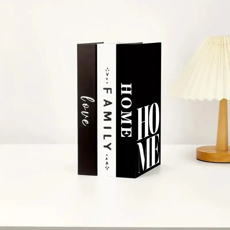 Libros decorativos B&W