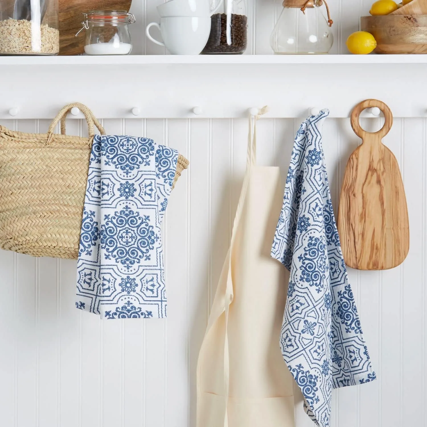 Martha Stewart Juego de 2 toallas de cocina de doble propósito, medallón Strie