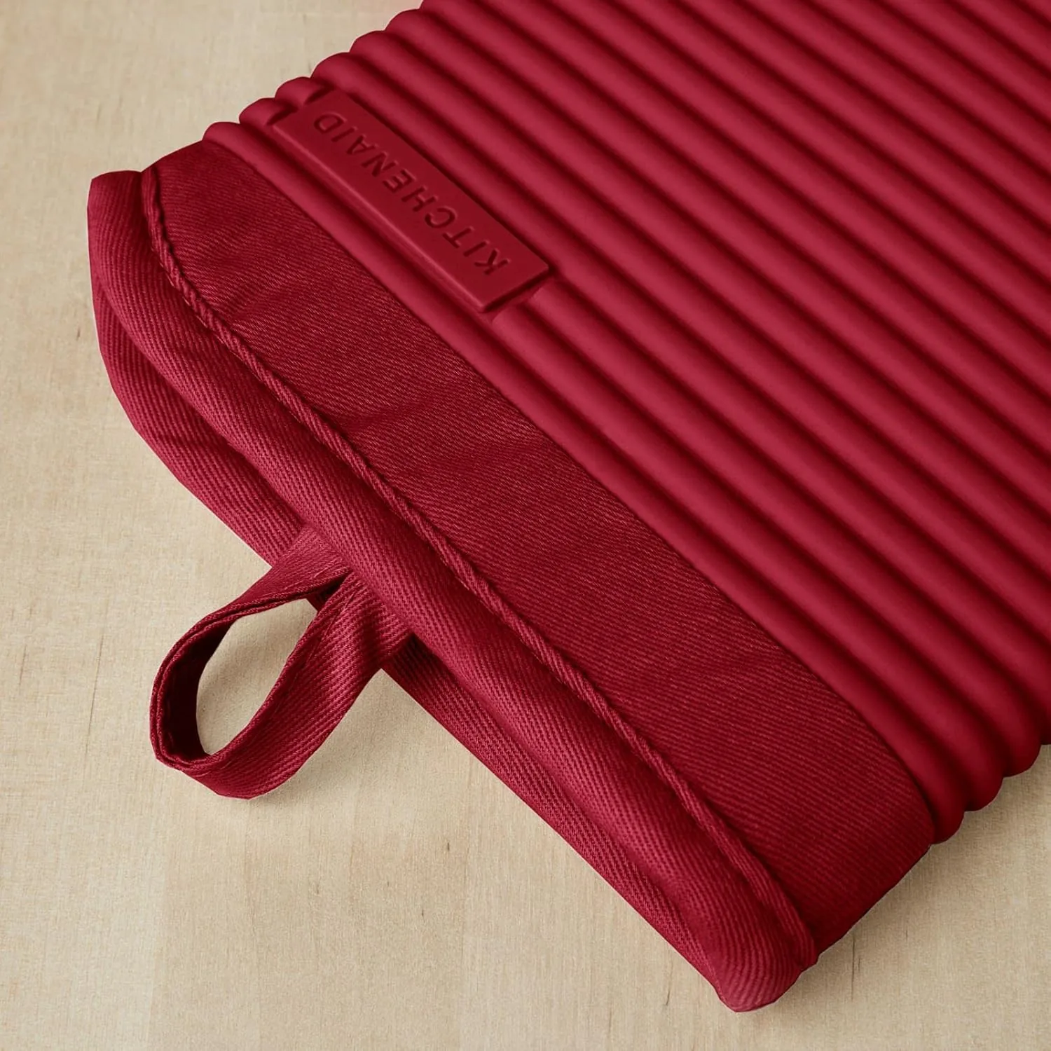 KitchenAid - Juego de guantes de horno de silicona suave acanalada, color pimentón ahumado, 2 unidades